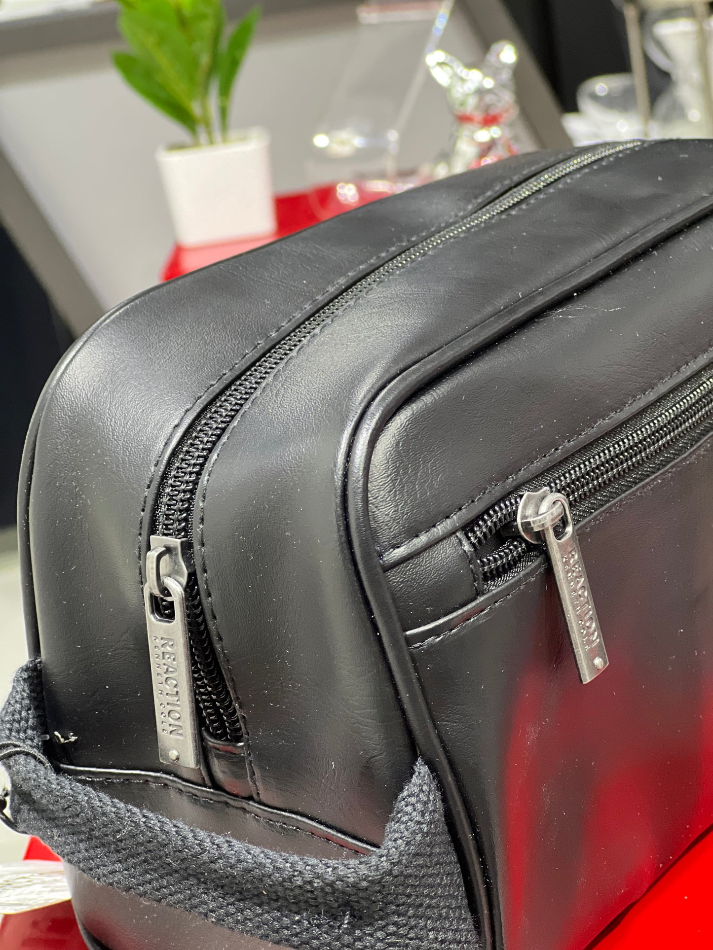 Bulto de mano Kennet cole