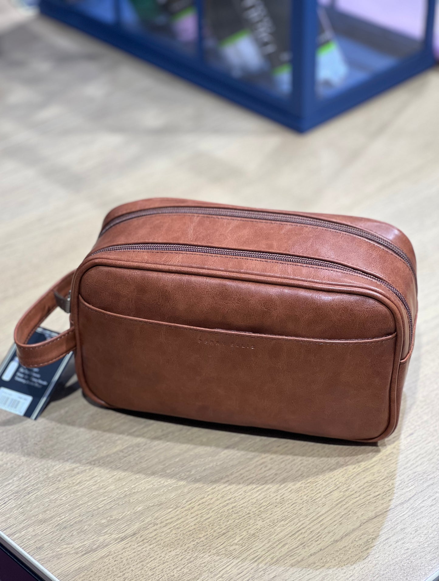 Bulto de mano (Brown) Perry Ellis