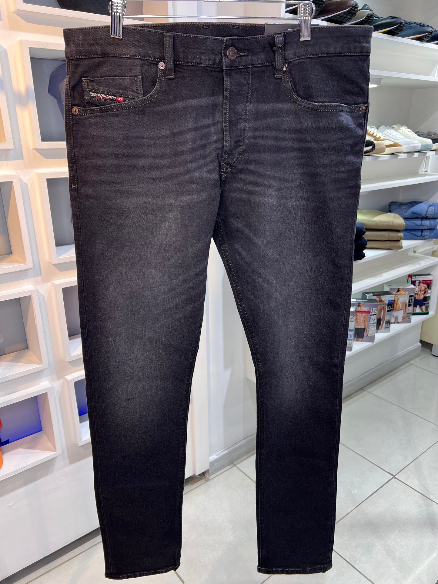 RM064