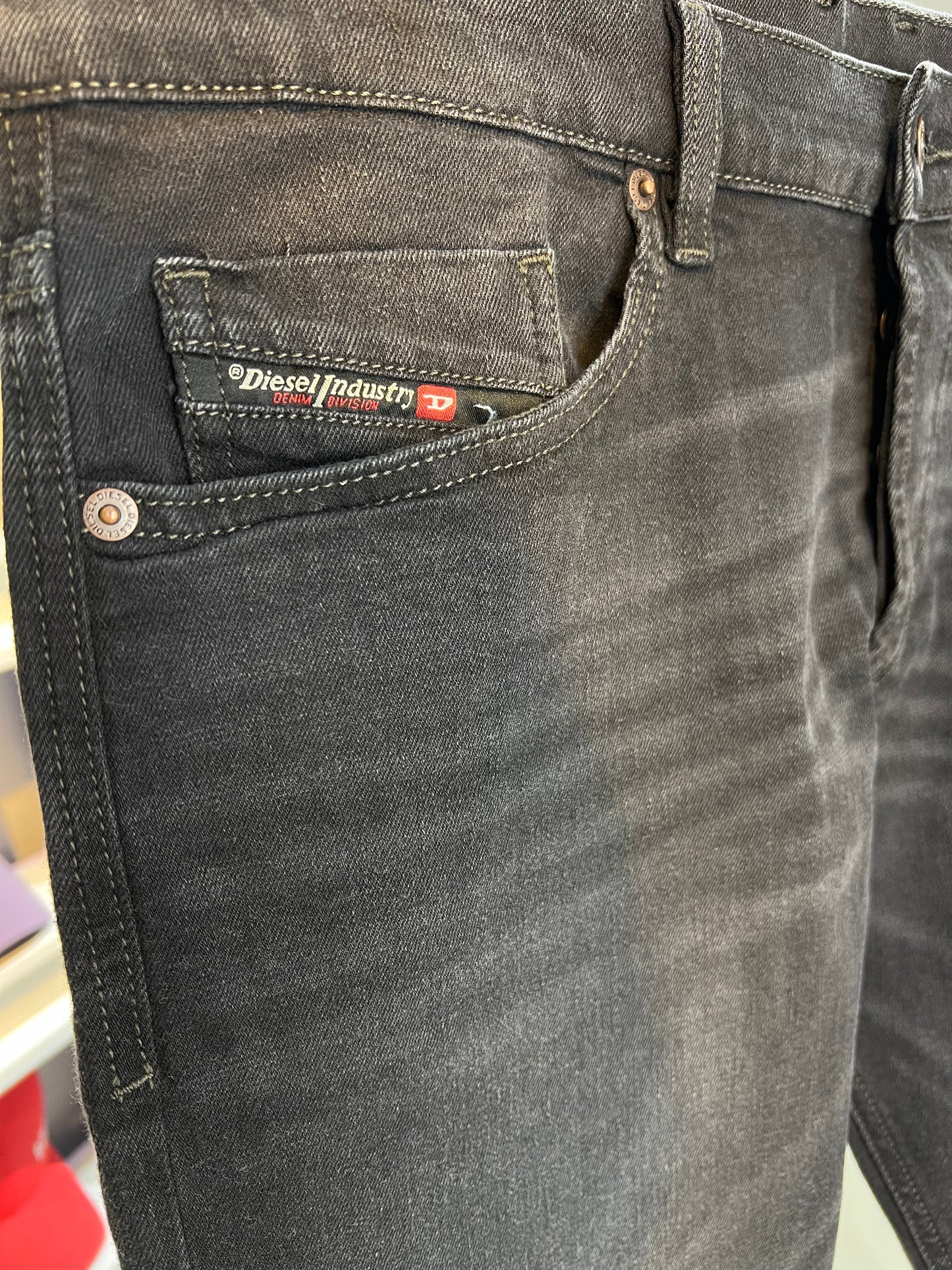 RM064