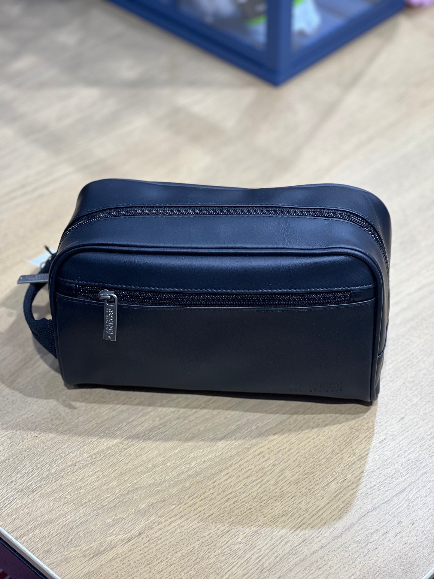 Bulto de mano (Black ) Kenneth Cole