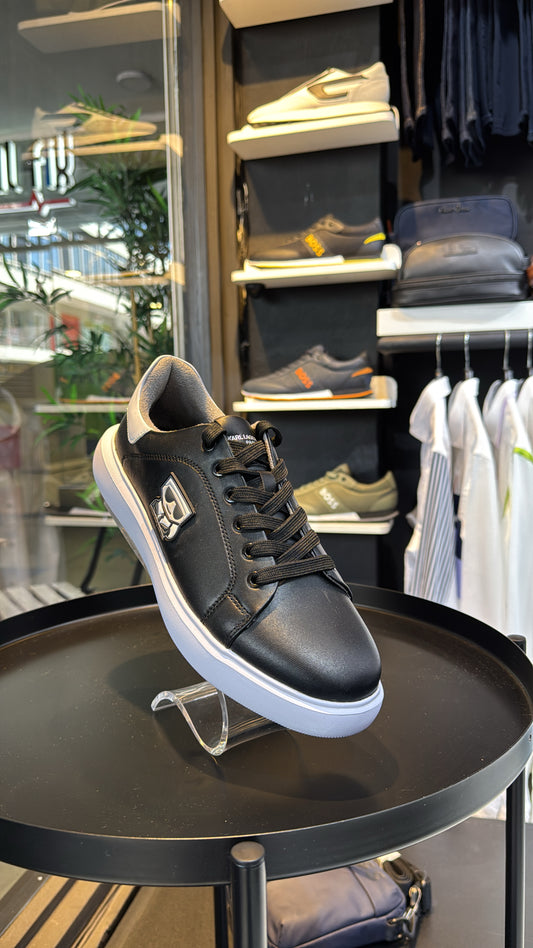 Karl Lagerfeld Black